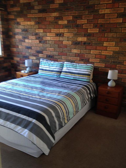 Unit 2 @ Beach Haven - E Caravan Parks 3