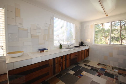 Up-cycle House Blackheath - E Caravan Parks 3