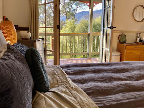 Valley Abode Large Studio Suite -private Ensuite - E Caravan Parks 0