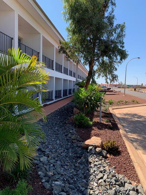 Velocity Motel & Bistro-TWA - E Caravan Parks 1