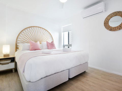 Ventura Beach Motel 2 Bed Poolside - Unit 1 - E Caravan Parks 0
