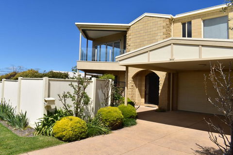 VIEWS FOREVER - INVERLOCH - E Caravan Parks 0