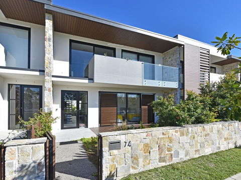 Villa Positano Waterside At Trinity Point - E Caravan Parks 0