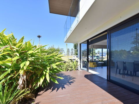 Villa Sorrento Waterside At Trinity Point - E Caravan Parks 2