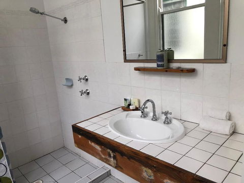 Vine Valley Inn - E Caravan Parks 2