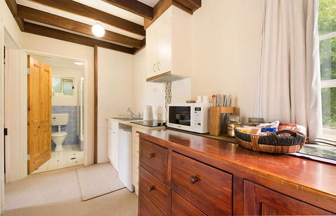 Vineyard Cottages - E Caravan Parks 3