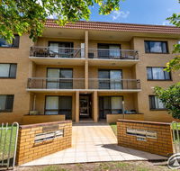 Walk to Surf Beach Club and Shops - Sands Court Boyd St Woorim - E Caravan Parks