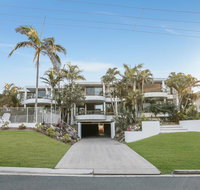 Walk to the beach Sunshine Beach - E Caravan Parks