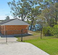 Wanda Magic' 19 Randall Drive - beautiful water front house - E Caravan Parks