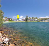 Wanda Waterfront Retreat - beautiful beach house - E Caravan Parks