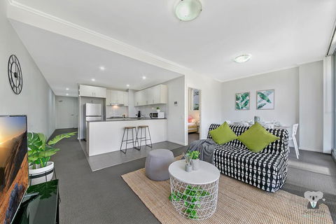 WARRICK FRAM 3 BEDS APT FREE PARKING WALK TO WESTFIELD CLOSE TO HOSPITAL NWF003 - E Caravan Parks 0