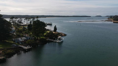Waterfront Cottages - E Caravan Parks 2