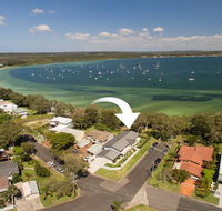 Waterfront Serenity - Luxury home with Grand Views - E Caravan Parks
