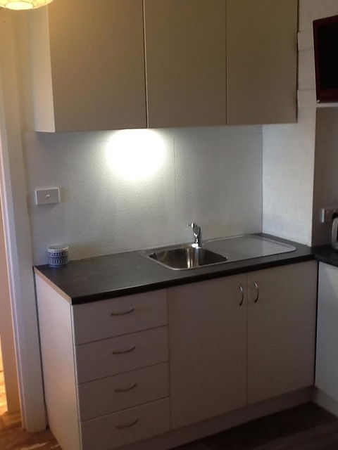 Redruth Cottage - E Caravan Parks 23