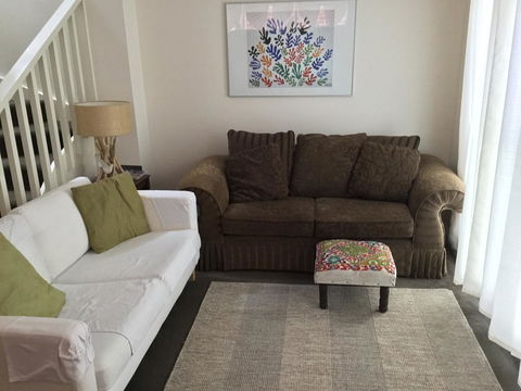Redruth Cottage - E Caravan Parks 3