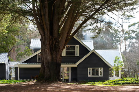 The Orchard - E Caravan Parks 0