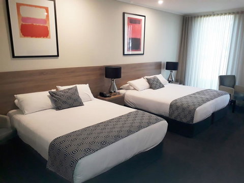 The Dingley Hotel - E Caravan Parks 8