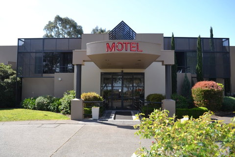 The Dingley Hotel - E Caravan Parks 1