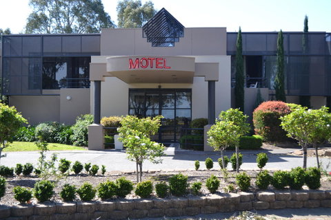The Dingley Hotel - E Caravan Parks 14