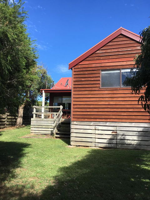 Red Ceder Cottage - Great Ocean Road - Port Campbell - E Caravan Parks 27