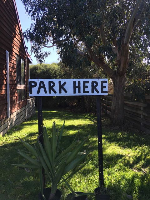 Red Ceder Cottage - Great Ocean Road - Port Campbell - E Caravan Parks 22