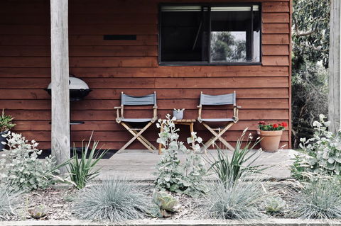 Red Ceder Cottage - Great Ocean Road - Port Campbell - E Caravan Parks 1