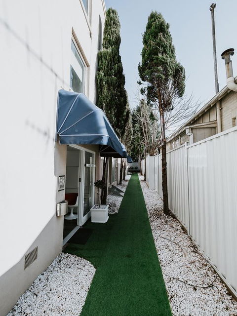 SoYa Apartment Hotel - E Caravan Parks 4
