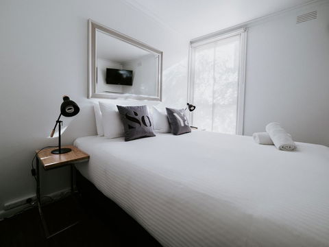 SoYa Apartment Hotel - E Caravan Parks 22