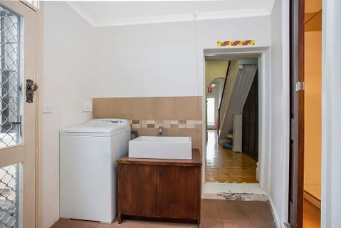 Plummers Mill - Central Townhouse - E Caravan Parks 10