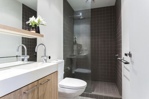 Complete Host 50 Claremont St Apartments - E Caravan Parks 16