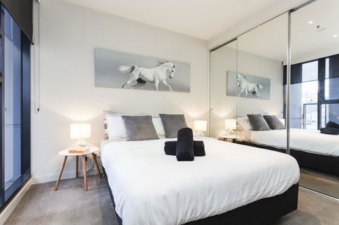 Complete Host 50 Claremont St Apartments - E Caravan Parks 1