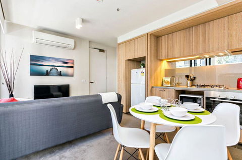 Complete Host 50 Claremont St Apartments - E Caravan Parks 25