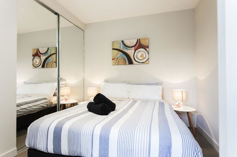 Complete Host 50 Claremont St Apartments - E Caravan Parks 15