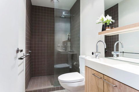 Complete Host 50 Claremont St Apartments - E Caravan Parks 24