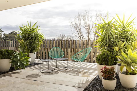 Complete Host 50 Claremont St Apartments - E Caravan Parks 3
