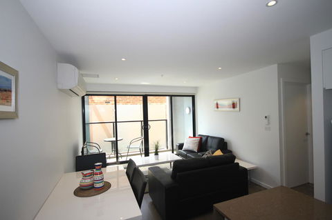 RNR Serviced Apartments North Melbourne - E Caravan Parks 7