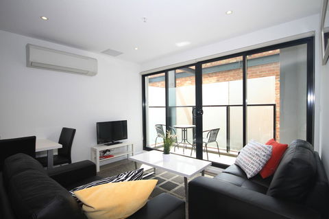 RNR Serviced Apartments North Melbourne - E Caravan Parks 8