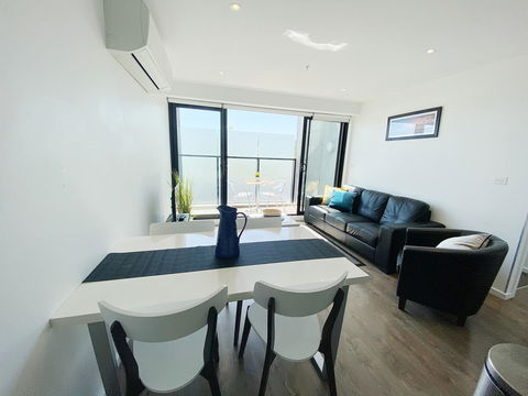 RNR Serviced Apartments North Melbourne - E Caravan Parks 2