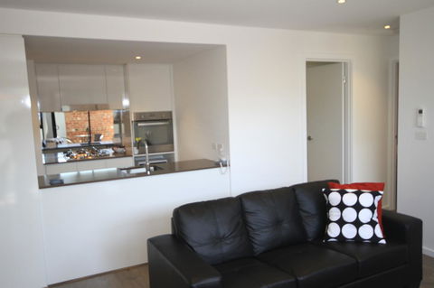 RNR Serviced Apartments North Melbourne - E Caravan Parks 9