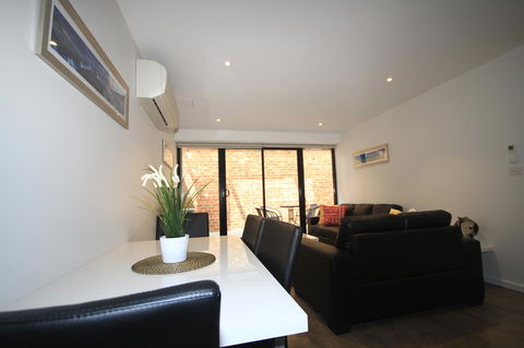 RNR Serviced Apartments North Melbourne - E Caravan Parks 22