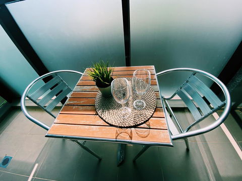 RNR Serviced Apartments North Melbourne - E Caravan Parks 4