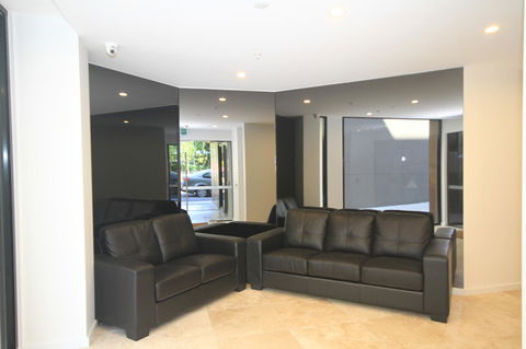 RNR Serviced Apartments North Melbourne - E Caravan Parks 17