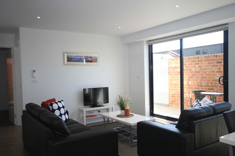 RNR Serviced Apartments North Melbourne - E Caravan Parks 16
