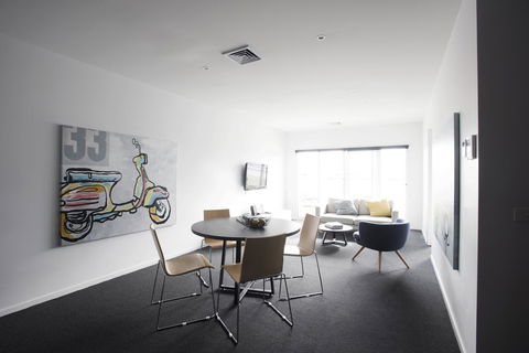 Tyrian Serviced Apartments Fitzroy - E Caravan Parks 0
