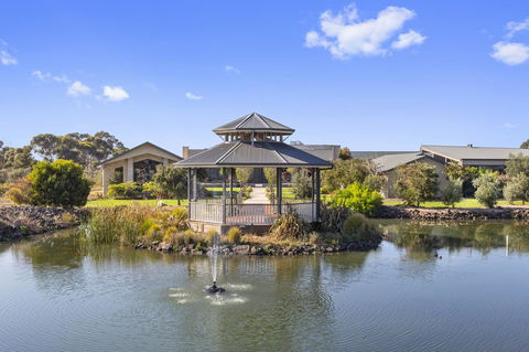 Quality Hotel Point Cook - E Caravan Parks 42