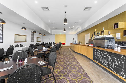 Quality Hotel Point Cook - E Caravan Parks 17