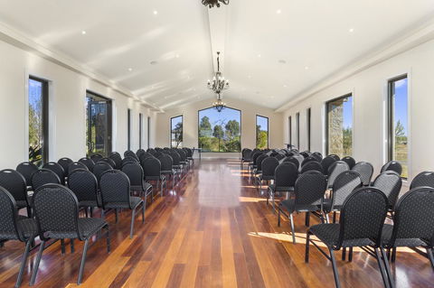 Quality Hotel Point Cook - E Caravan Parks 3