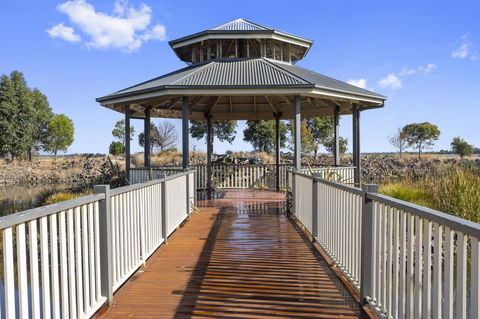 Quality Hotel Point Cook - E Caravan Parks 4