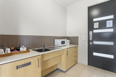 Quality Hotel Point Cook - E Caravan Parks 11