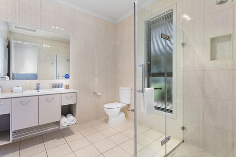 Quality Hotel Point Cook - E Caravan Parks 8